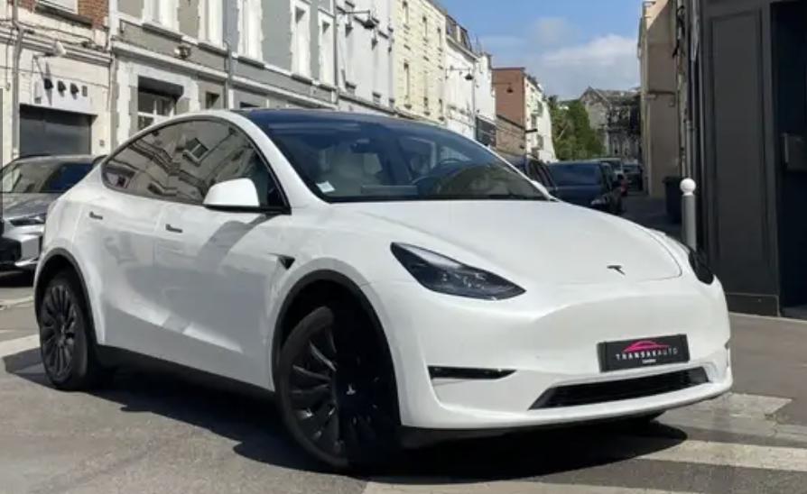 Tesla Modèle Y (Tesla Blanche)